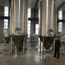 【10T精釀啤酒設(shè)備 發(fā)酵罐 精釀啤酒設(shè)備圖片】10T精釀啤酒設(shè)備 發(fā)酵罐 精釀啤酒設(shè)備