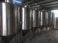 二手啤酒設備供應 300升糖化罐、600升發酵罐及冰水罐等全套設備